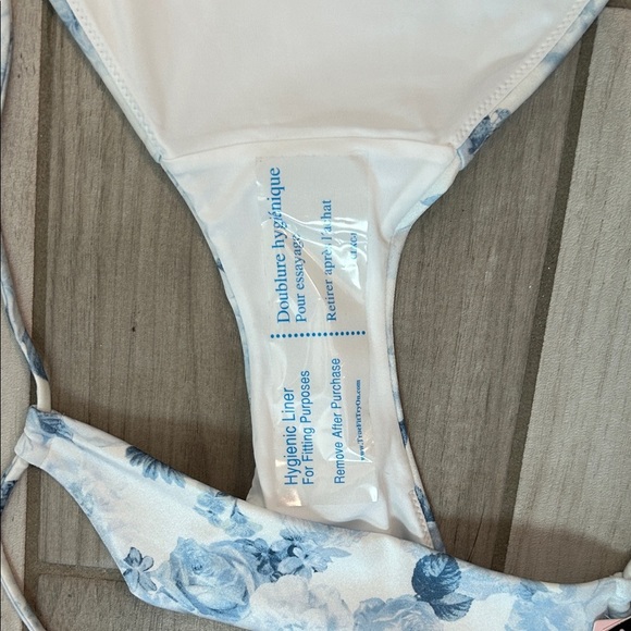 Victoria's Secret Blue Floral Bikini Top - Picture 12 of 12